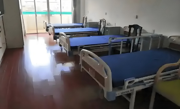 杨幂在首映礼上的一个举动，让赵丽颖再成为焦点
